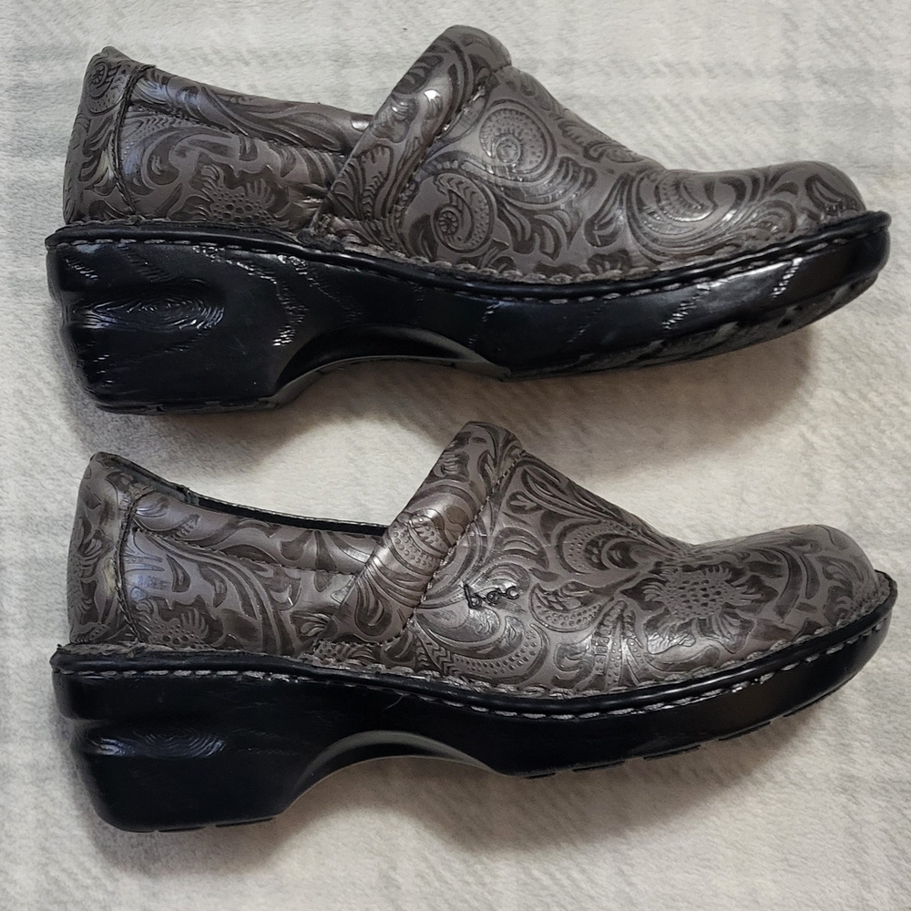 Women's Embossed Leather Clogs BOC size 8
